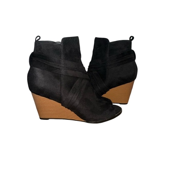 Women Journee Collection Sabeena Wedge Ankle Bootie Color Black Size 8.5 - Picture 5 of 16